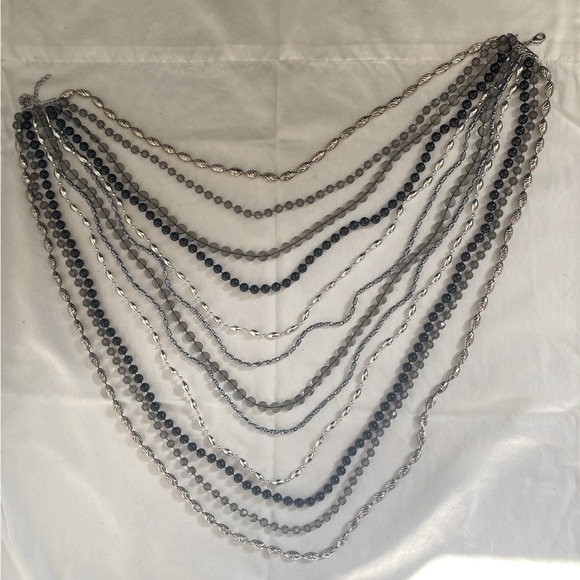 Beaded necklace - Picture 1 of 2